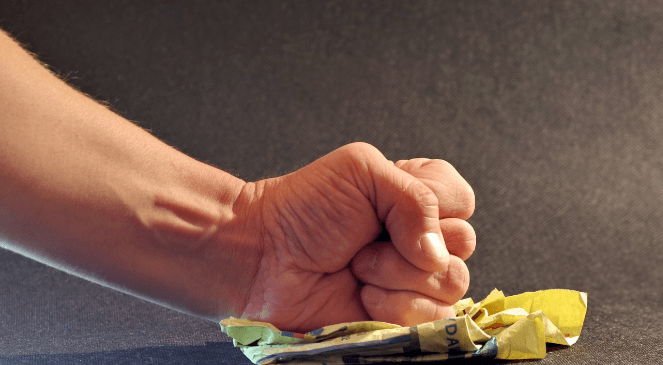 【怒ると叱るの違い】もう感情的に怒鳴らない！子育てが変わる伝え方｜保育・仕事にも活きるヒント＆名言集