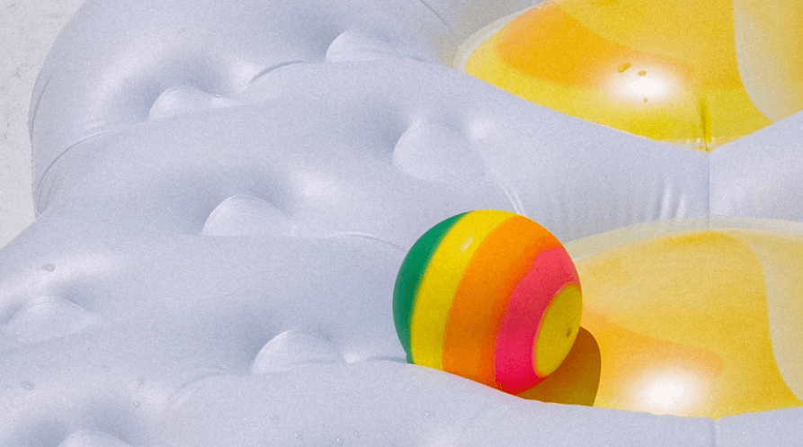 【噴水マット】おすすめ4選！ダイソー・スリコよりお得？水道代や乾かし方も徹底解説