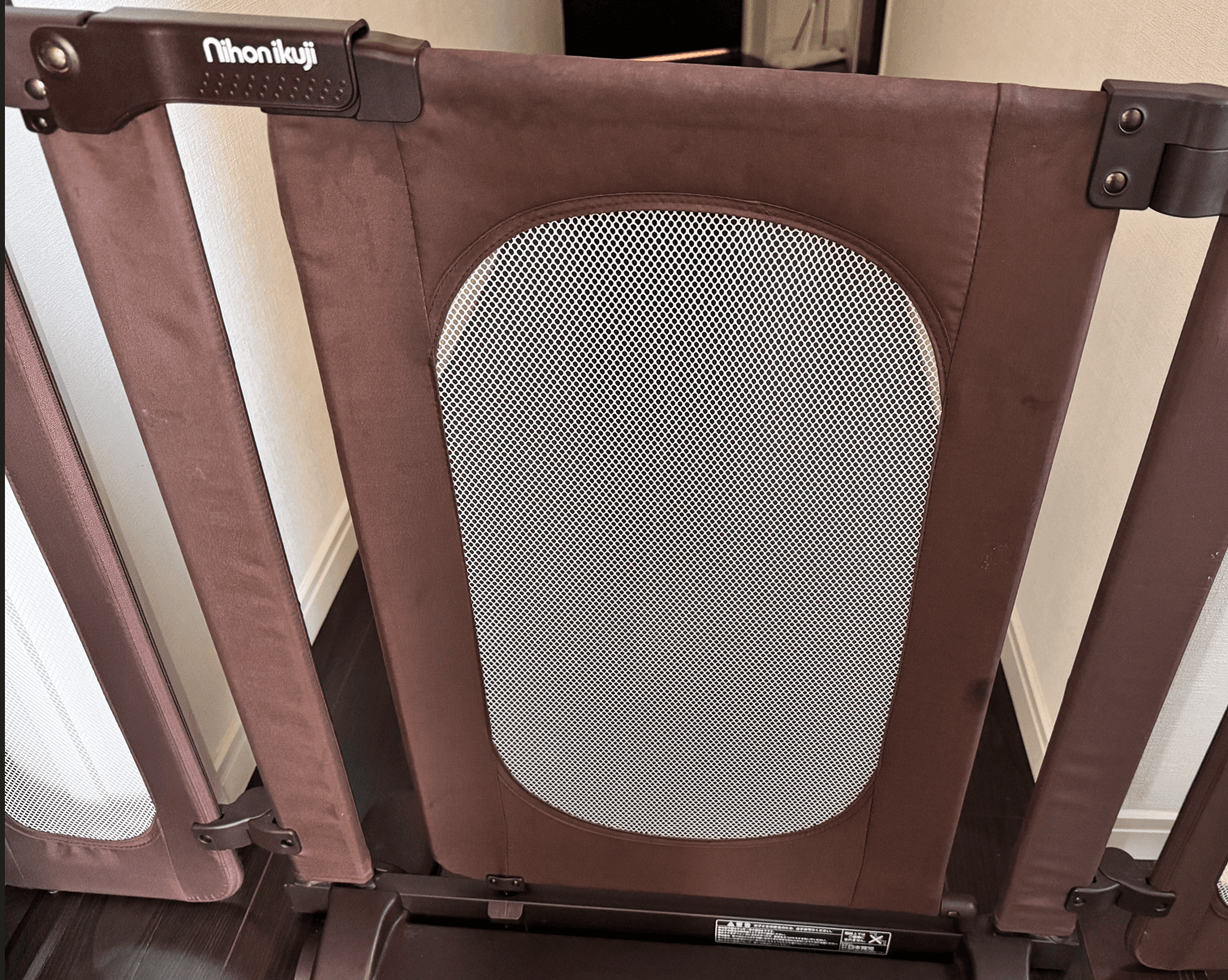 ベビーゲート階段上不可はなぜ？突っ張り式は危険？安全な穴あけ式や階段下おすすめ3選