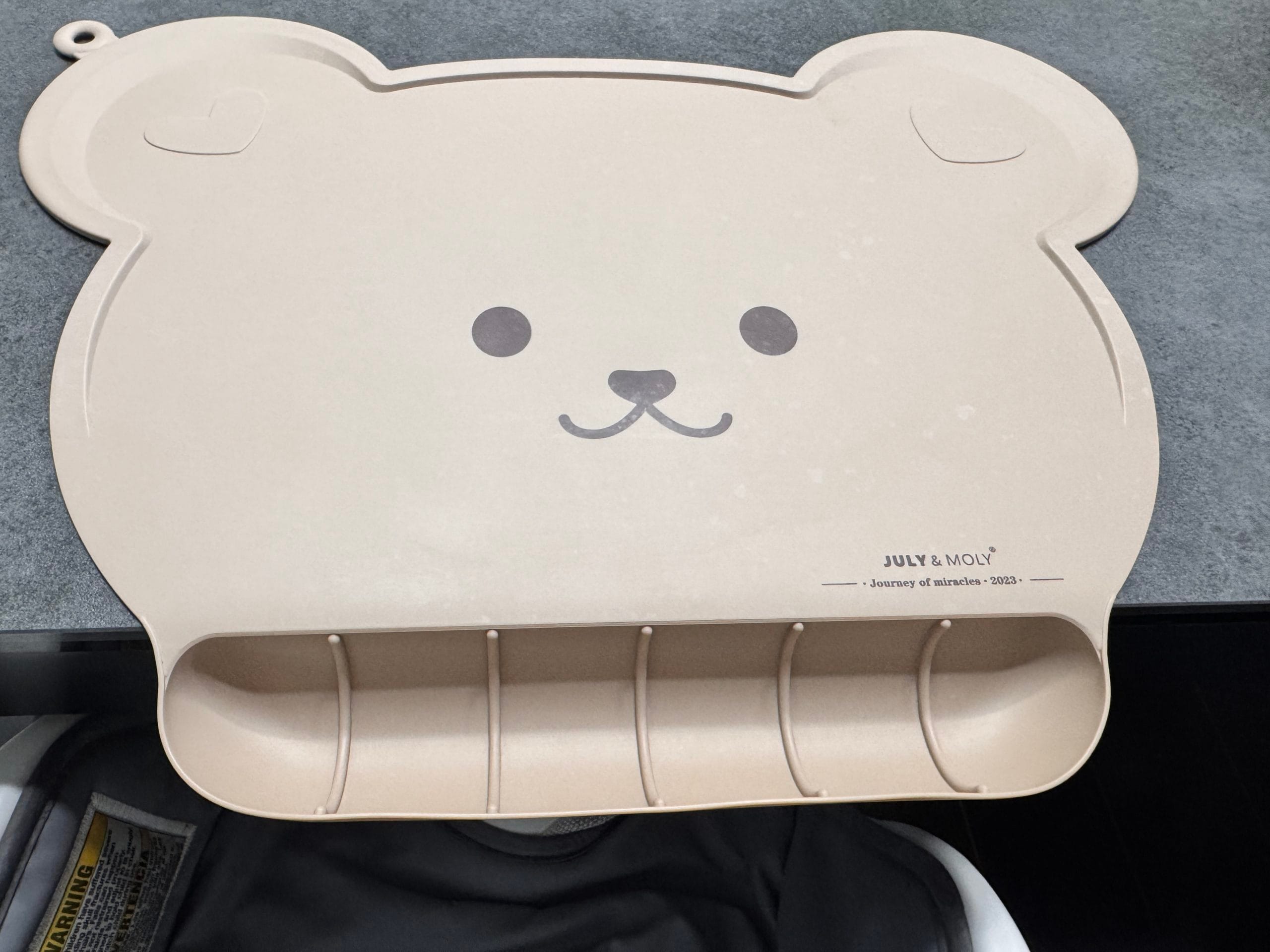 離乳食の食べこぼしマットは床に敷くな！最強の対策は二重防壁《シリコンマットはいらない？》