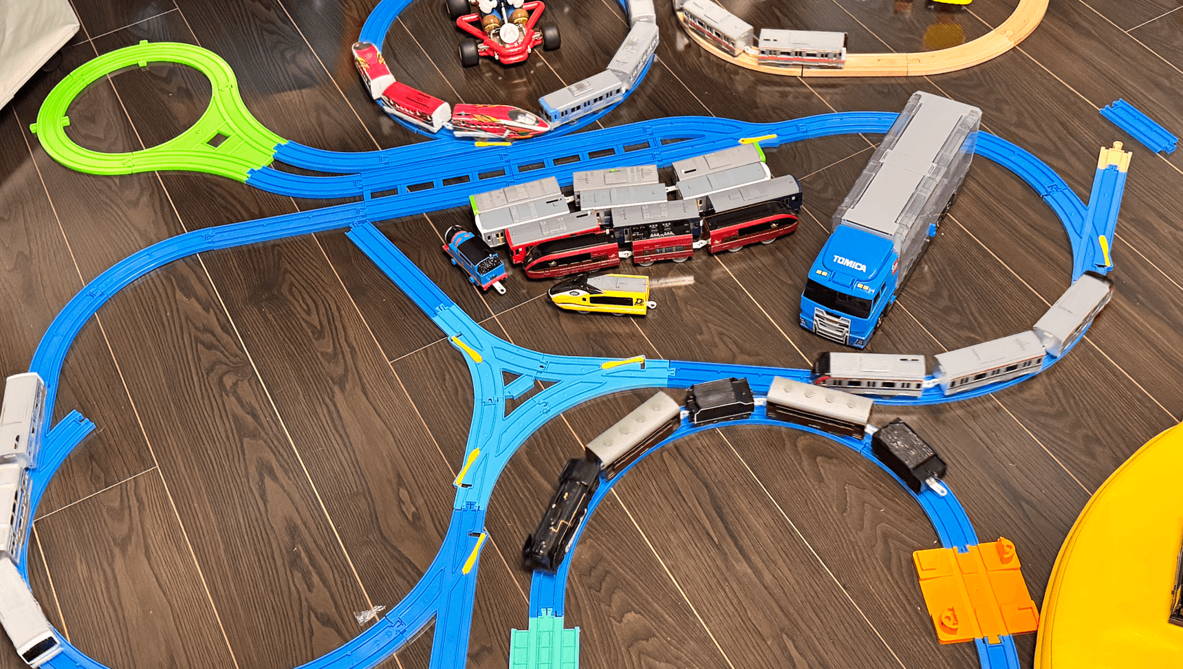 プラレールレール種類一覧！初心者はセットが最強！単品で買うべきパーツと賢いつなぎ方