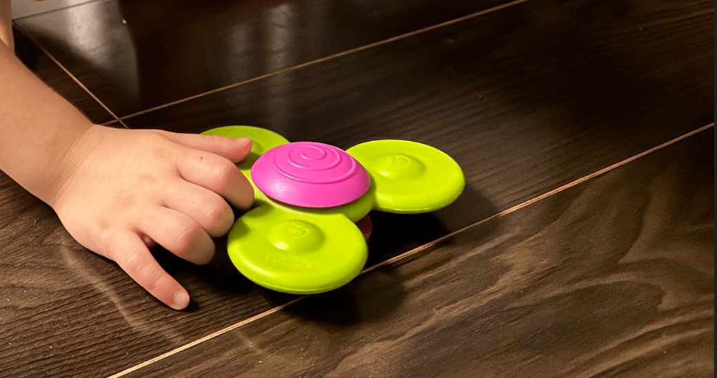 【赤ちゃんハンドスピナーおすすめ】ただ回るだけじゃない！脳を育む吸盤付きスピナーを徹底比較