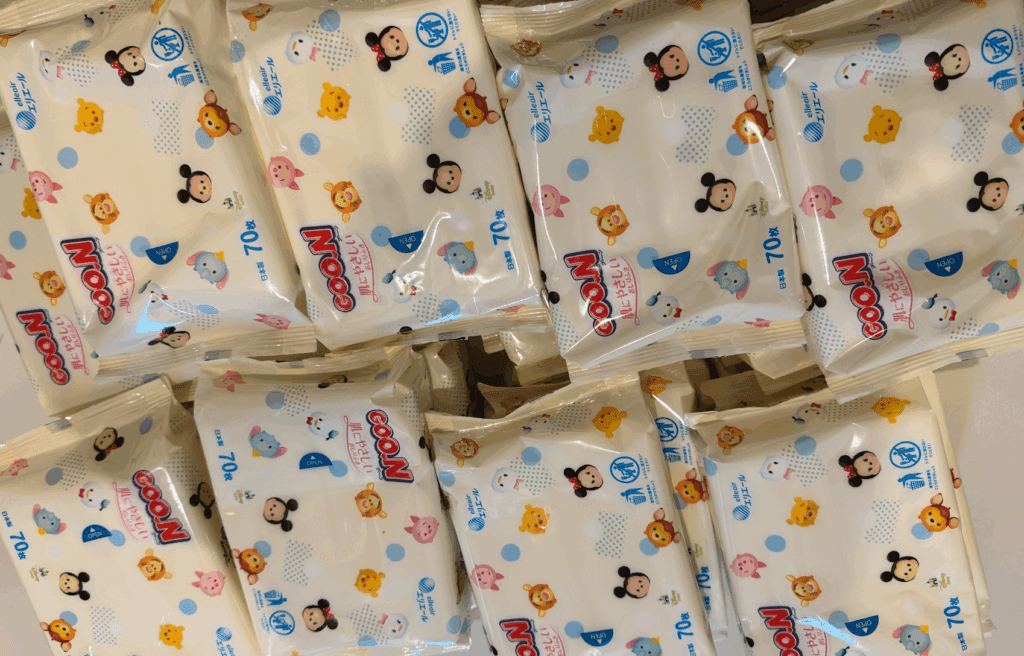 わが家で実際に使っているグーンのおしりふきが沢山入った画像