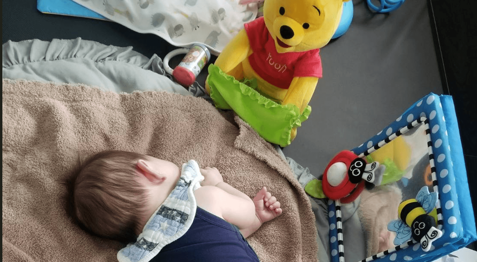 【ハイハイを促すおもちゃ】はコレ！先輩パパが選ぶ“神アイテム”4選と、焦らないための選び方