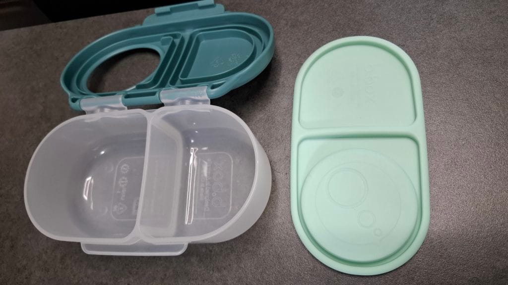 b.boxのスナックボックスが洗いやすいことを示した画像