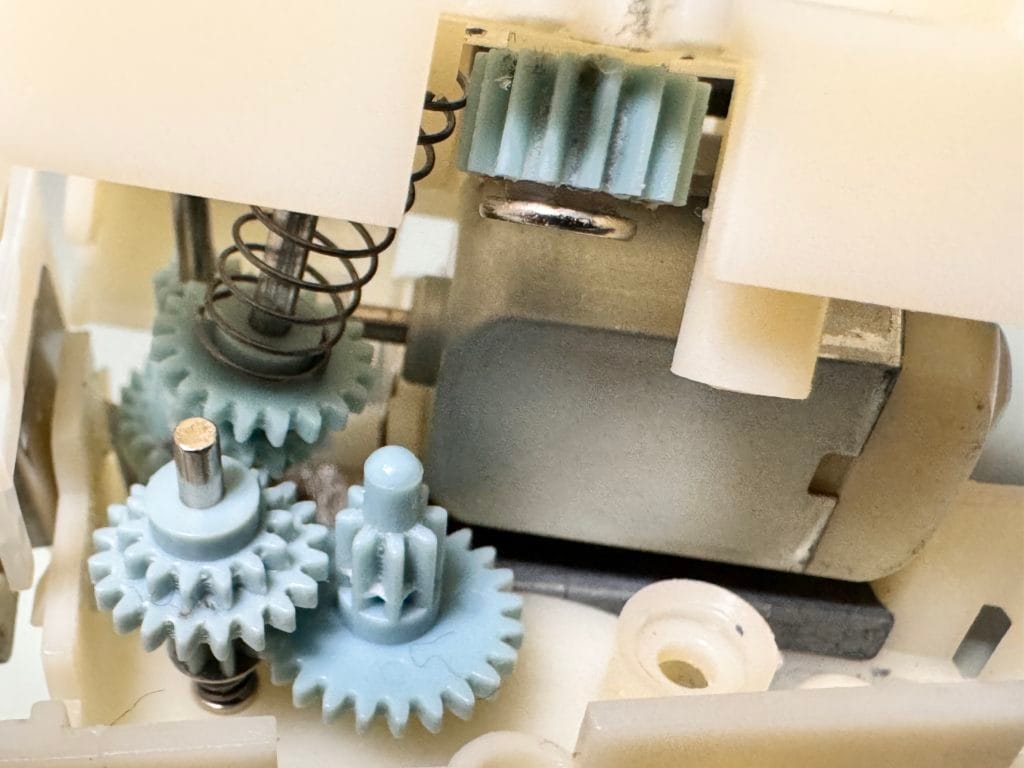 ギアボックスのギアの実際の画像